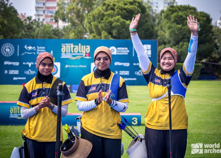 TRIO recurve wanita negara